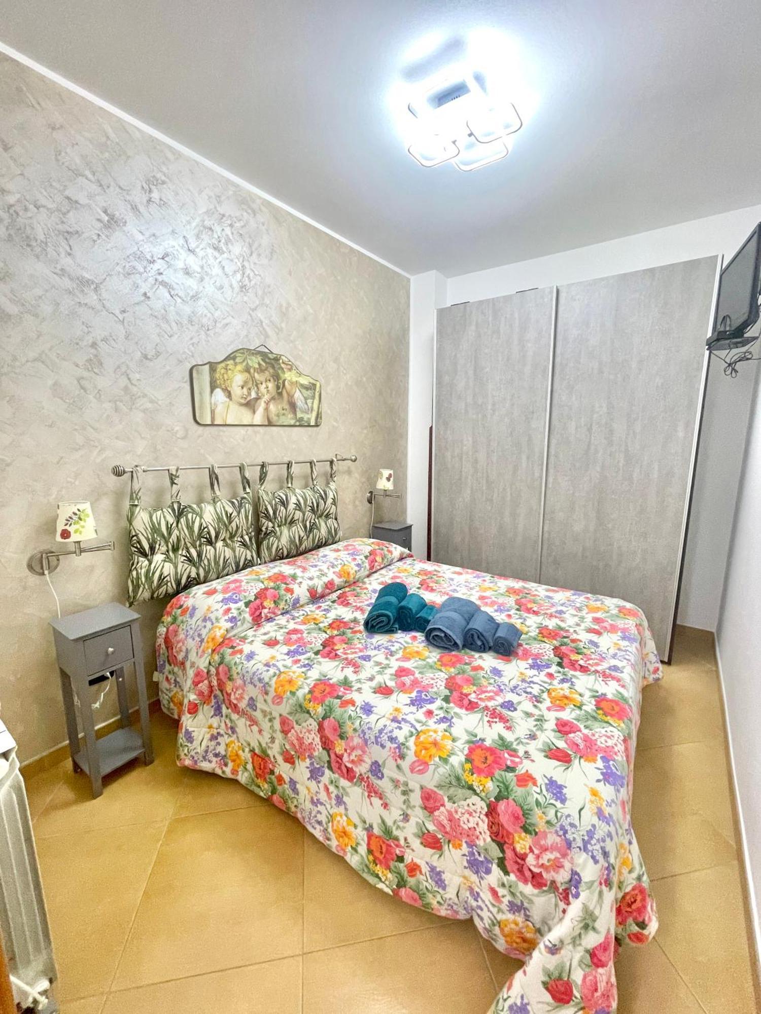 Ferienwohnung Sinyhouse Terrasini Exterior foto